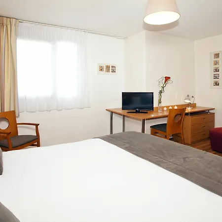 Sejours & Affaires De Brienne Lägenhetshotell